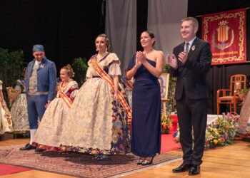 Les Falleres Majors Ana Revert i Àfrica Duarte brillen en una nit màgica a Moncada