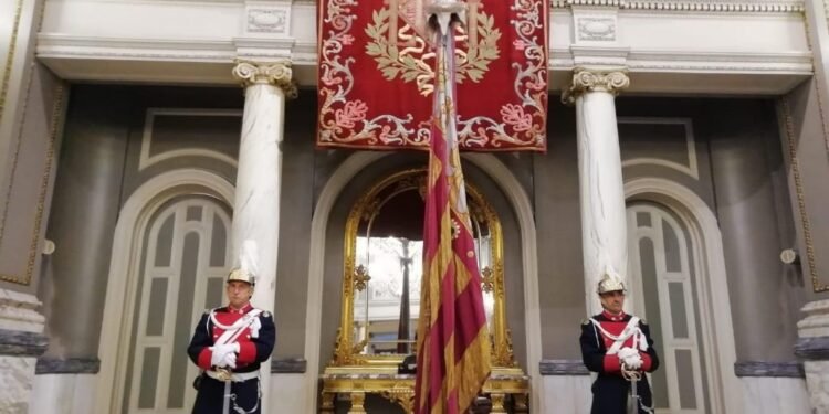 La réplica de la Real Senyera se realizará en los telares tradicionales de la Fábrica de la Seda de Moncada