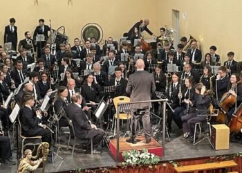 El CAM interpreta el pasdoble «La Primitiva» en homenatge a Paiporta i les bandes afectades per la Dana