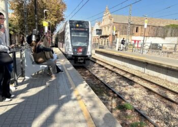Metrovalencia ha desplazado a 18.343 usuarios desde  Moncada y Seminari en la primera semana tras reanudar el servicio