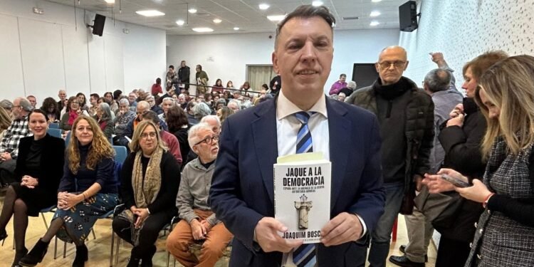 El juez Joaquim Bosch alerta en Moncada de los riesgos de la revolución digital y advierte sobre el retroceso democrático