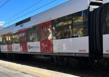 El Gobierno prorroga durante seis meses la rebaja al transporte y el Consell la gratuidad para jóvenes hasta el 31 de enero