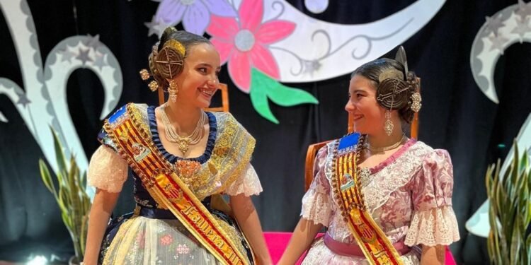 El Palmar presenta sus falleras mayores Gemma Redondo y Daniela Cuesta