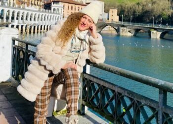 La escritora María Morales presenta su libro ‘Romper la Fila’ en el Col·lectiu de Dones Feministes de Montcada