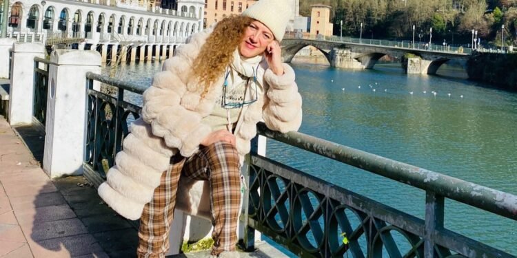 La escritora María Morales presenta su libro ‘Romper la Fila’ en el Col·lectiu de Dones Feministes de Montcada