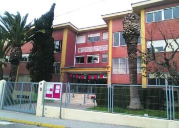 Cerca de 1.000 familias de Moncada votan la lengua base en la educación de sus hijos