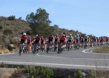 La neerlandesa Vollering pasará por Moncada como líder de Setmana Ciclista
