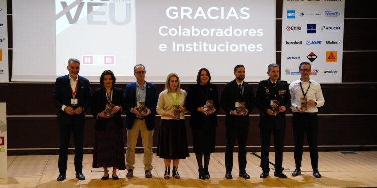 BdB premia al ayuntamiento y Protección Civil por su apoyo logístico en la dana