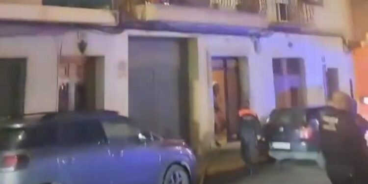 Sofocado el incendio declarado en una vivienda de la calle Cervantes