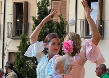 La Asociación Andaluza Rociera llena de música y baile la Feria de Abril de Moncada