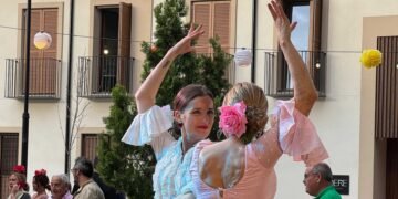 La Asociación Andaluza Rociera llena de música y baile la Feria de Abril de Moncada