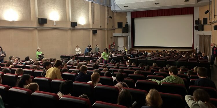 Setmana de cinema en valencià a l’escola