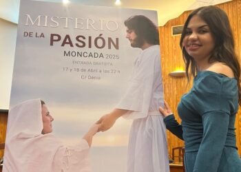 Eva Blanco: «El cartel de la Pasión busca transmitir el sentimiento de la luz»