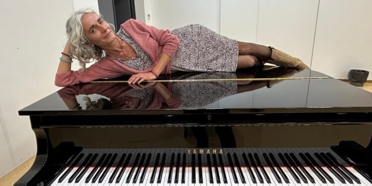 Raquel García, la pianista que interpreta partituras de mujeres compositoras