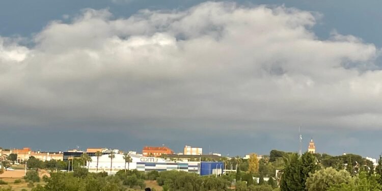 La lluvia deja 20 litros en la tarde de ayer y Moncada acumula 152 durante este año