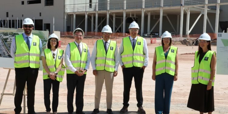 Mazón visita en Moncada junto a la alcaldesa las obras de la planta de Edwards
