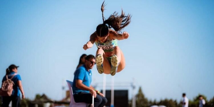 Lara Cruz se cuelga el bronce en el Campeonato de España de Heptatlón
