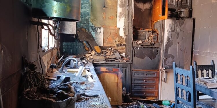 Segundo incendio en dos días en Moncada con el parque de bomberos cerrado