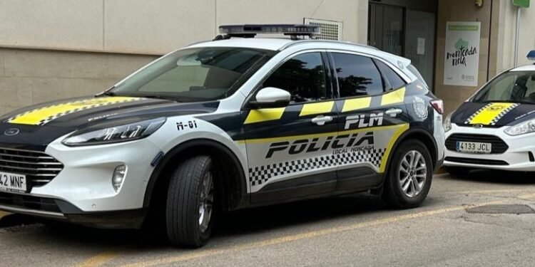 Sorprendidos por la policía local cuando intentaban ocupar una vivienda