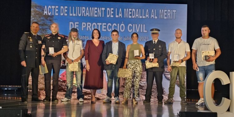 Els voluntaris de Protecció Civil uneixen als municipis Les Planes d’Hostoles i Moncada