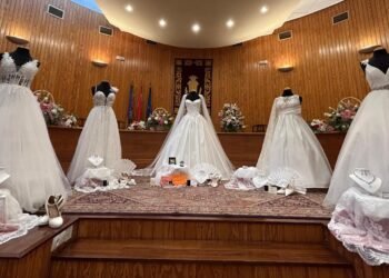 Hui presentació de la Reina i cort d’honor