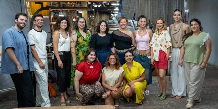 Hilos de la Seda trae a la pasarela de moda de Moncada su propuesta más innovadora