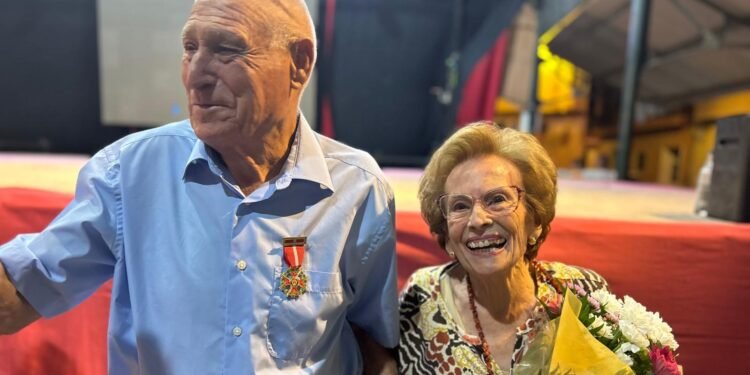 Moncada rinde homenaje a sus mayores