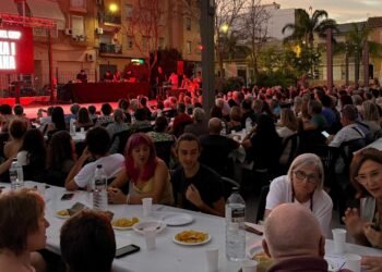 Poemes música i llengua en la Nit Estellés