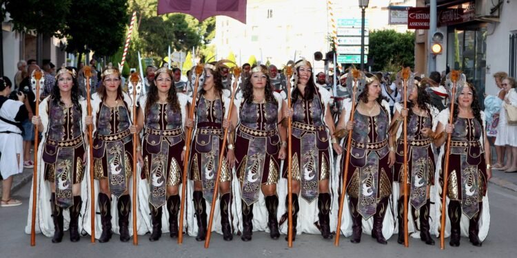 Hui divendres entrada de banderes mora i cristiana, nit de l’embotit i molt de rock