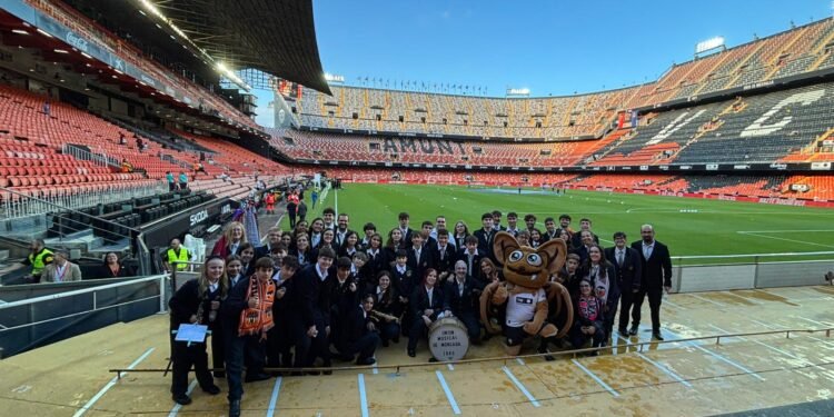 La Unió Musical de Moncada celebra en Mestalla su 45 aniversario