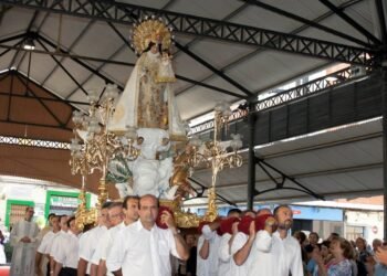 Horari de l’ofrena a la Mare de Déu dels Desemparats al Mercat Vell