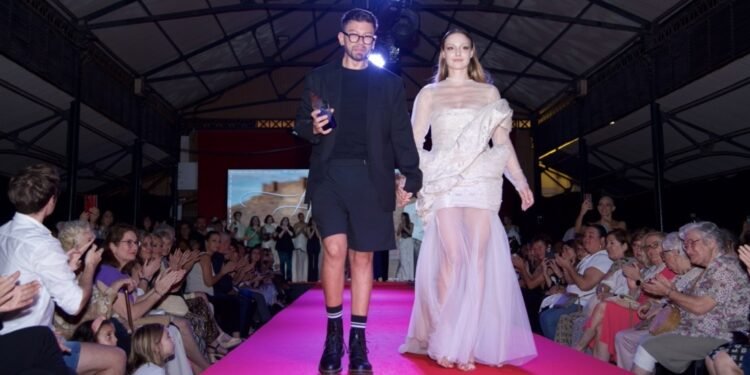 El creador Sergio de Feher se alza con el mejor diseño de la Gala Hilos de la Seda