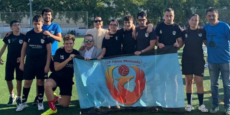 Éxito de público en el debut de CF Fènix Moncada EDI y del Trofeo Paco Almenar