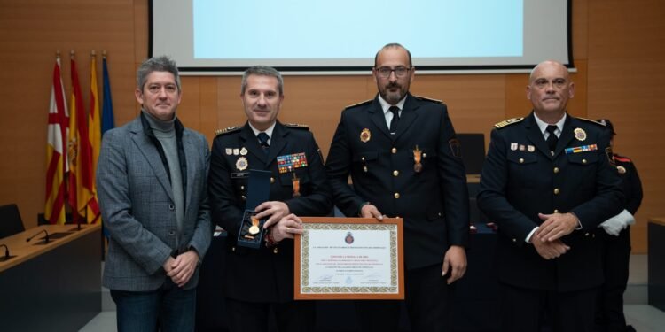 La ‘Operación Moncada’ recibe la medalla de oro de Protección Civil de L’Hospitalet