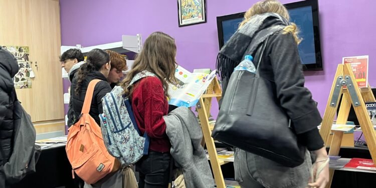 Fira Orienta’t es consolida com un referent d’orientació per a estudiants de Montcada