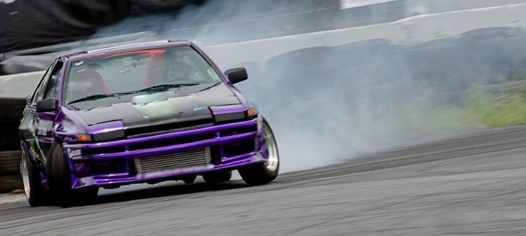 Moncada calienta motores para rugir en el ‘drift show’ de este sábado en la Pedrereta