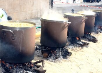 Moncada volverá a repartir 2.000 raciones de caldera tras las quejas por mala calidad