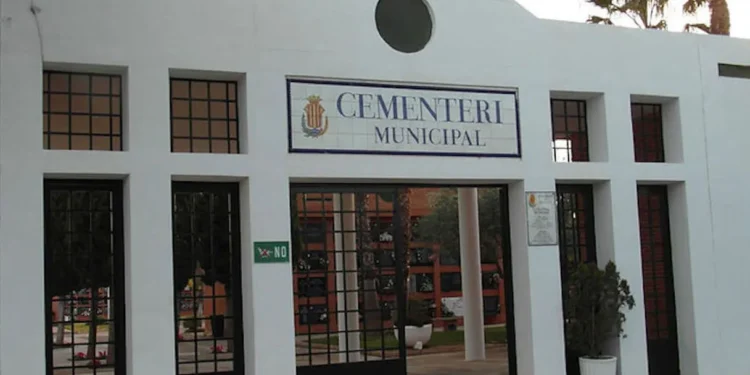 Moncada adapta los horarios de enterramiento en el cementerio municipal