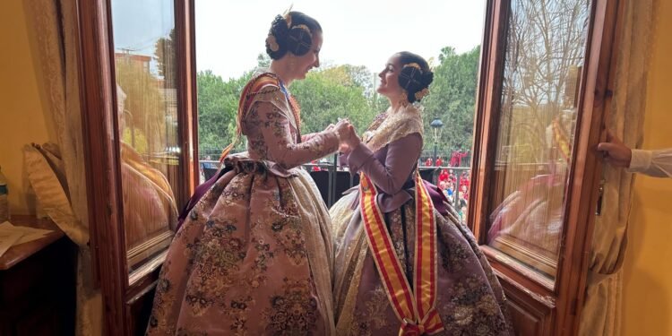 Crida | María i Paula: «Des de hui, Moncada obri les portes a la festa fallera»