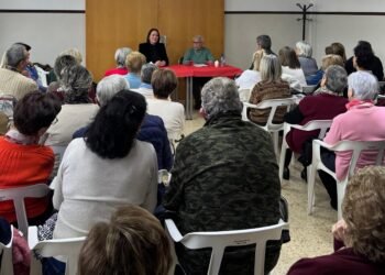 Encuentro de los mayores de San isidro, el Pilar y las Torres con la alcaldesa