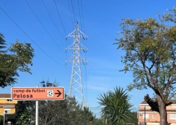 El soterramiento de la línea de alta tensión por Masías todavía no tiene plazo de inicio