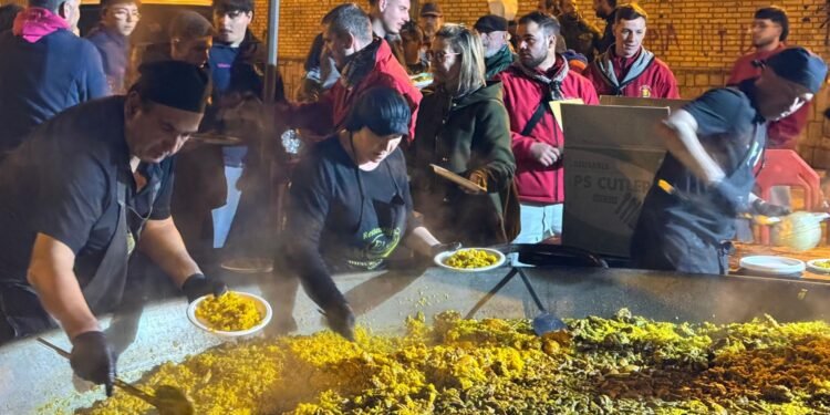 Paella, germanor, convivència i mascletà