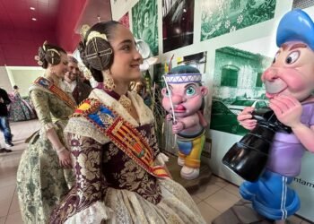 Exposició del Ninot, un recorregut per a conèixer els detalls de totes les figures