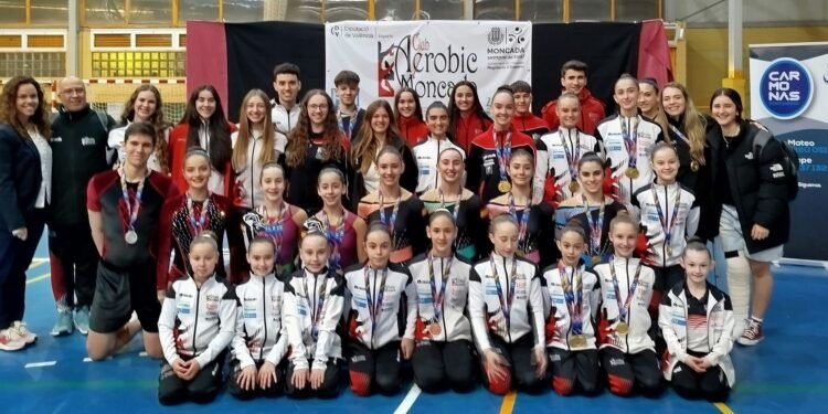 El Club Aeróbic Moncada se cuelga 15 medallas en la Copa Federación