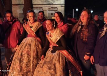 Cremà de la falla municipal entre llàgrimes