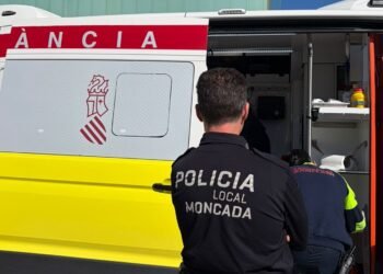Hospitalizado un hombre tras sufrir dos desmayos en plena calle del polígono 3