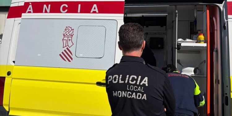 Hospitalizado un hombre tras sufrir dos desmayos en plena calle del polígono 3