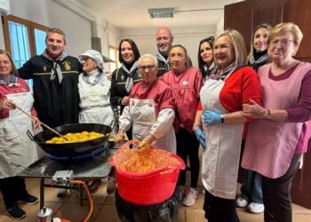 La merienda de buñuelos con chocolate de la Asociación de Jubilados de San Isidro