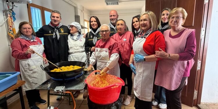 La merienda de buñuelos con chocolate de la Asociación de Jubilados de San Isidro