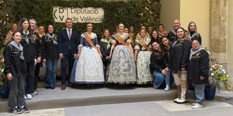 Las Falleras Mayores de Moncada brillan en su visita a la Diputación de Valencia